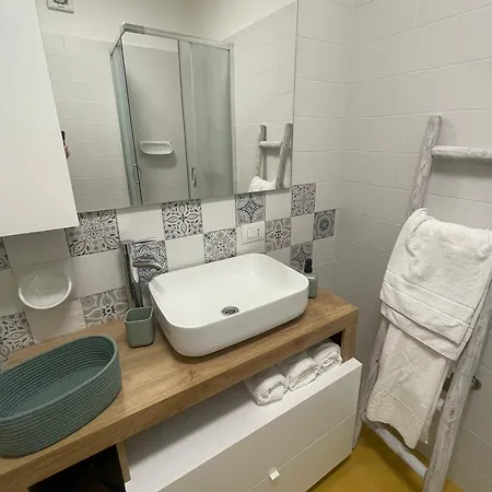 By Foot - House Apartamento Varenna